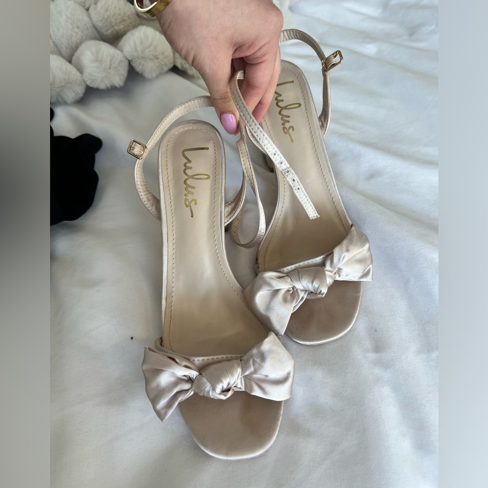 Lulus gold bow heels